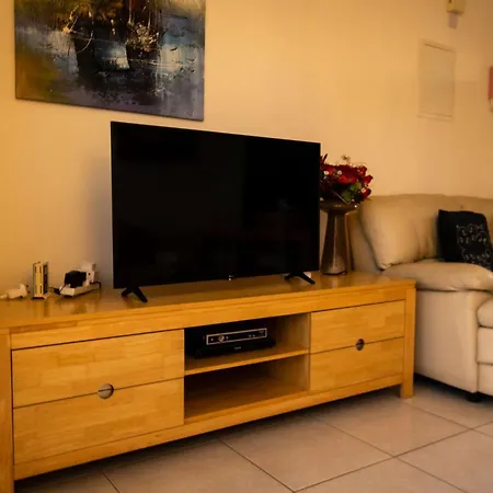 Nissi Elena -sunshine Apartment